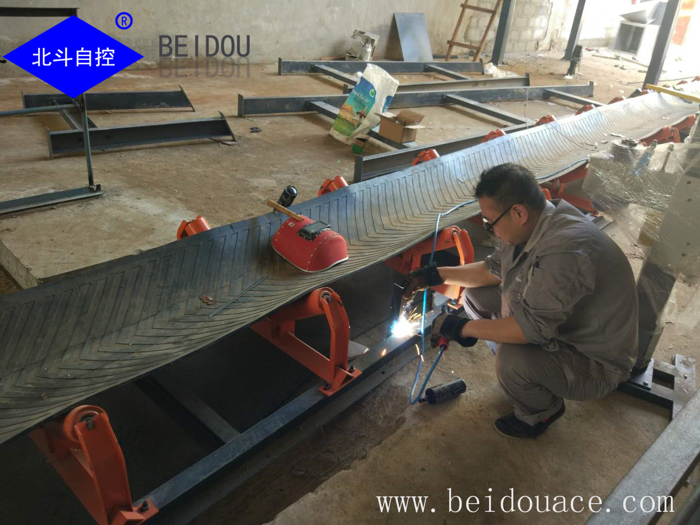 Cropping fertilizer machine, soil analysis fertilizer machine