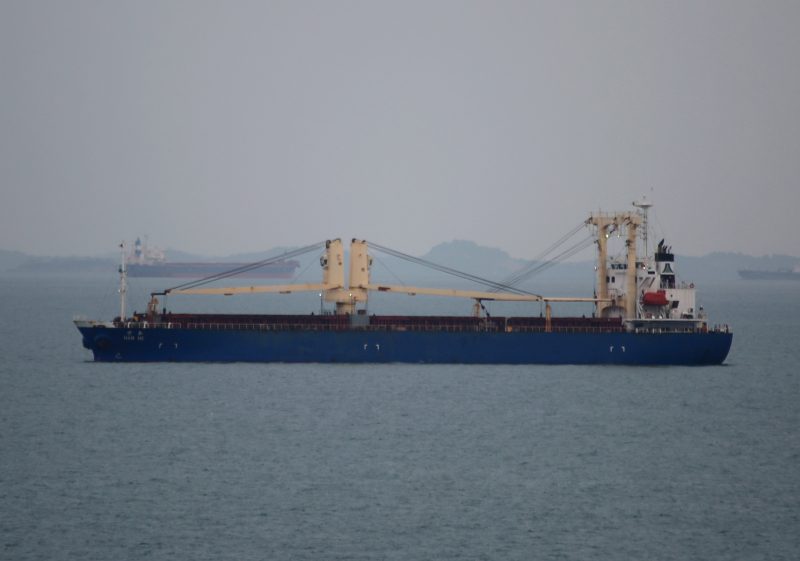 Scary! The 57,300-ton bulk carrier is sailing with five people on board