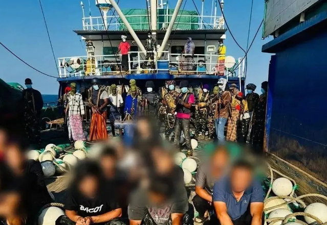 Suspected pirates are back in Somalia，pay close attention to the vessel equipped with Anti Piracy Spike Fence!