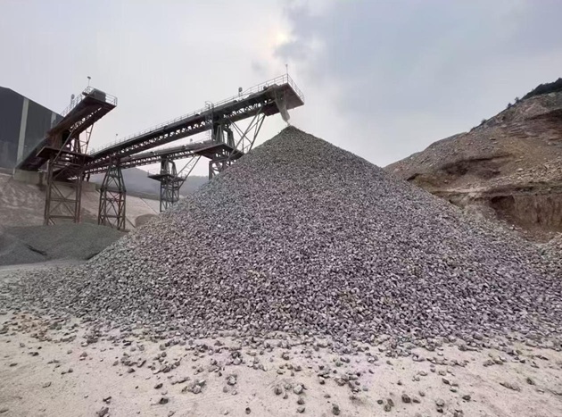 1,000 TPH Roll Crusher Commissioned and Two 2.4m Rod Mills Shipped