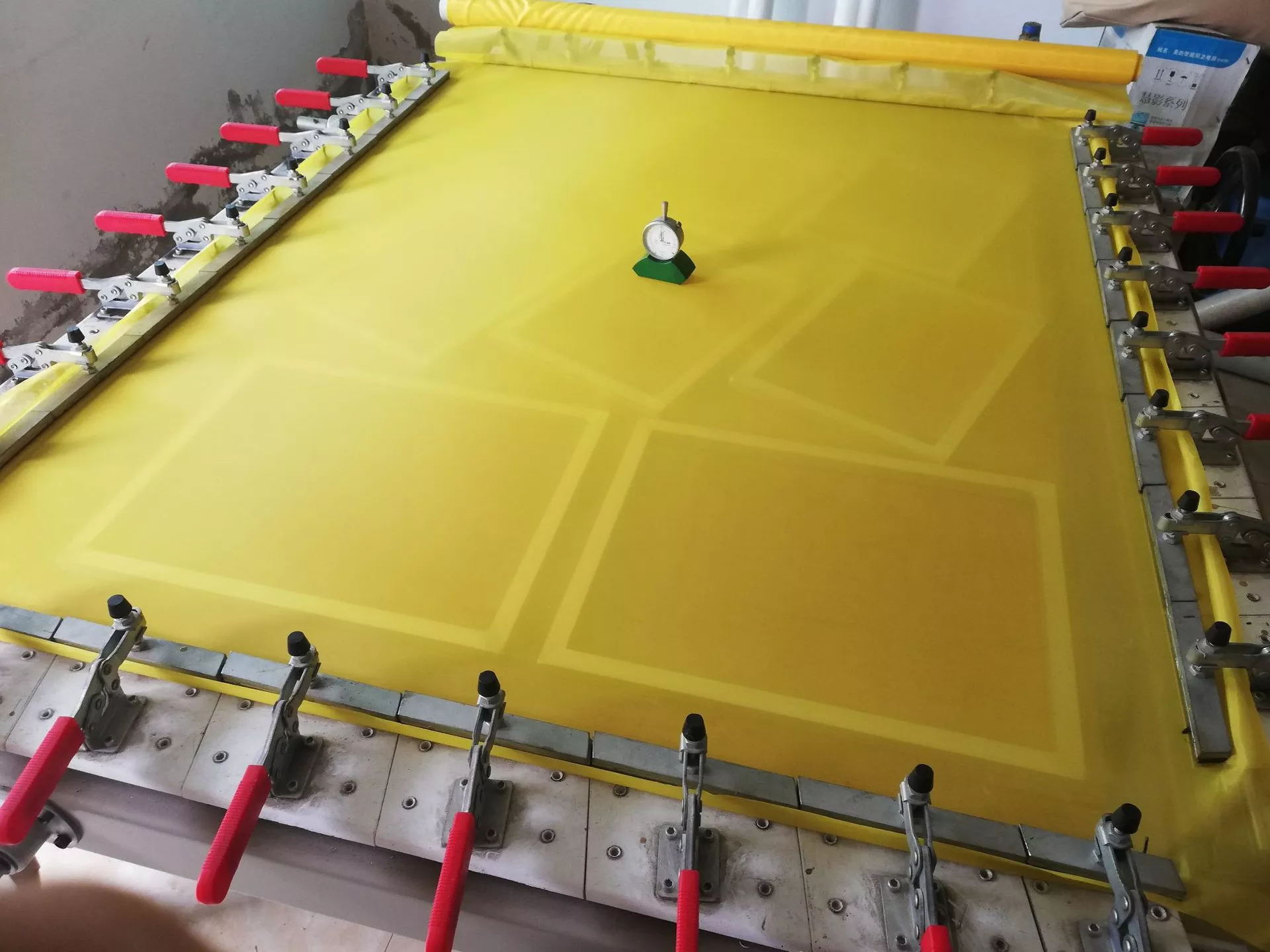 Mesh glue