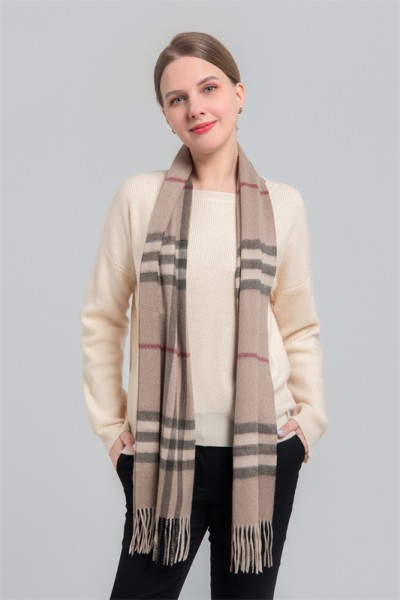 Woven cashmere scarf