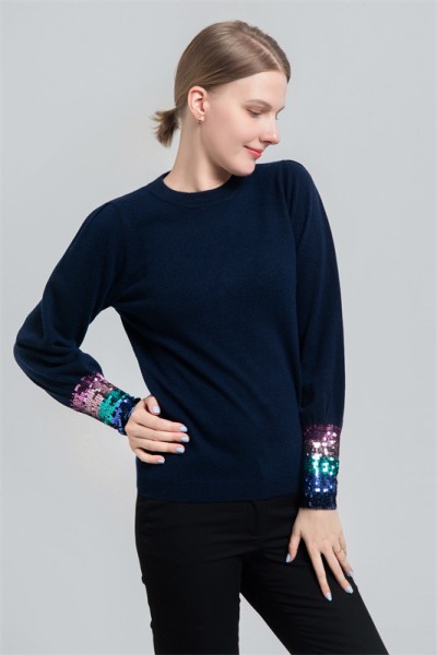 Wool/cashmere sweate with sequin on cuffs