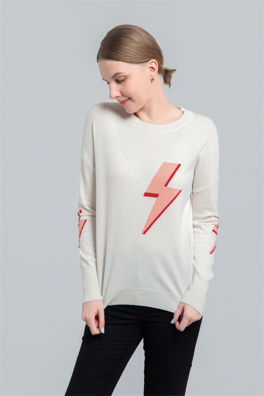Round neck pullover with intarsia lightning
