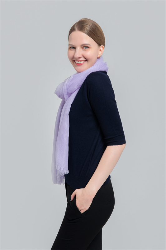 Very fine woven cashmere scarf Very fine woven cashmere scarf