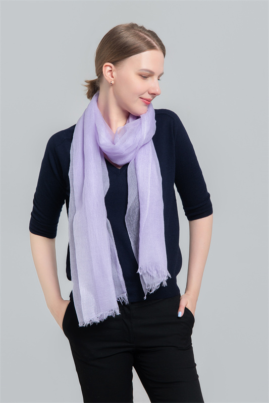 Very fine woven cashmere scarf Very fine woven cashmere scarf