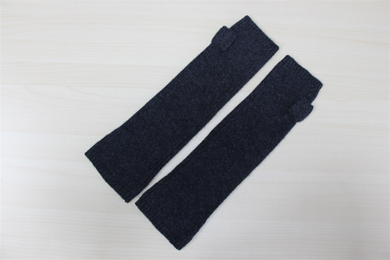Cashmere wristband