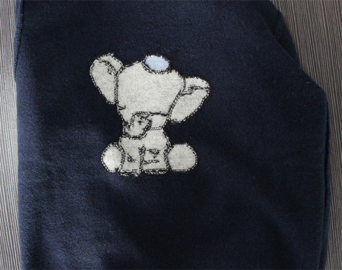 Kid sweater with Intarsia animal design