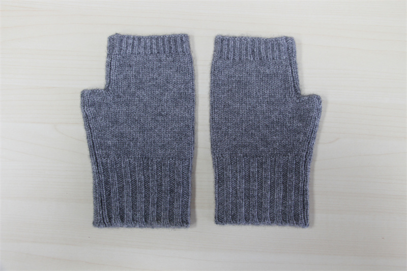 Cashmere Mitten