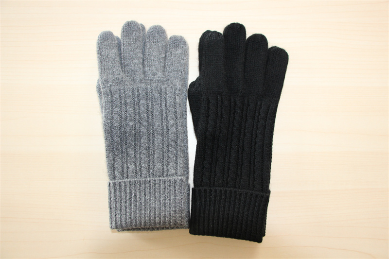 Cable knitted cashmere Telefingers Gloves