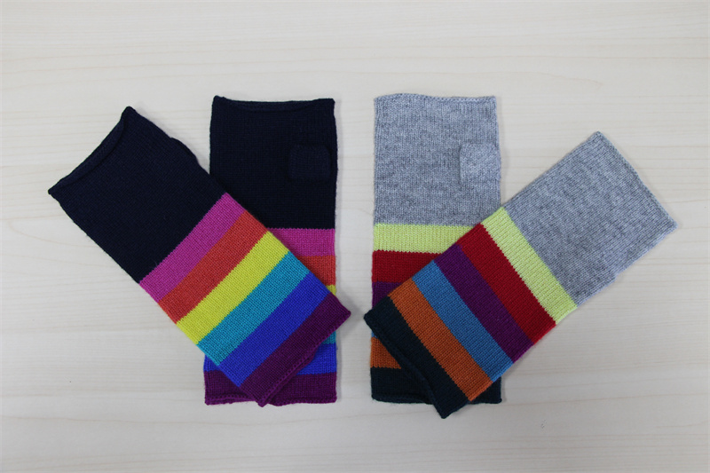 Cashmere Mitten with Rianbow colors