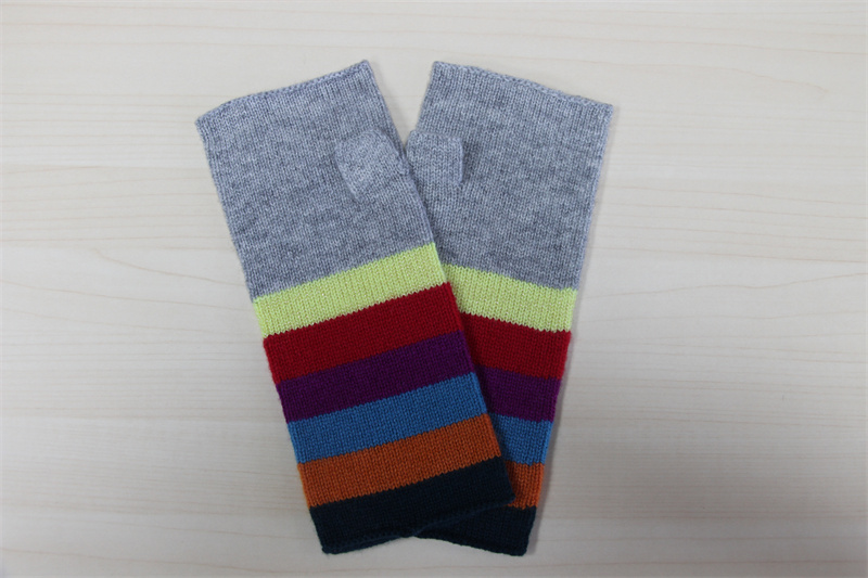 Cashmere Mitten with Rianbow colors