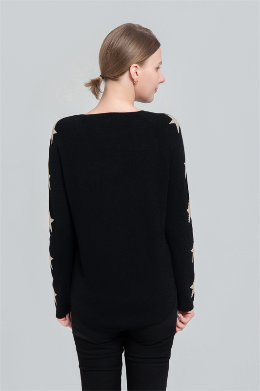 Round neck cashmere sweater with intarsia stars