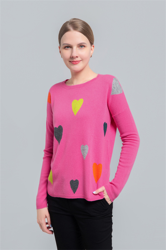 Round neck pullover wiht intarsia hearts