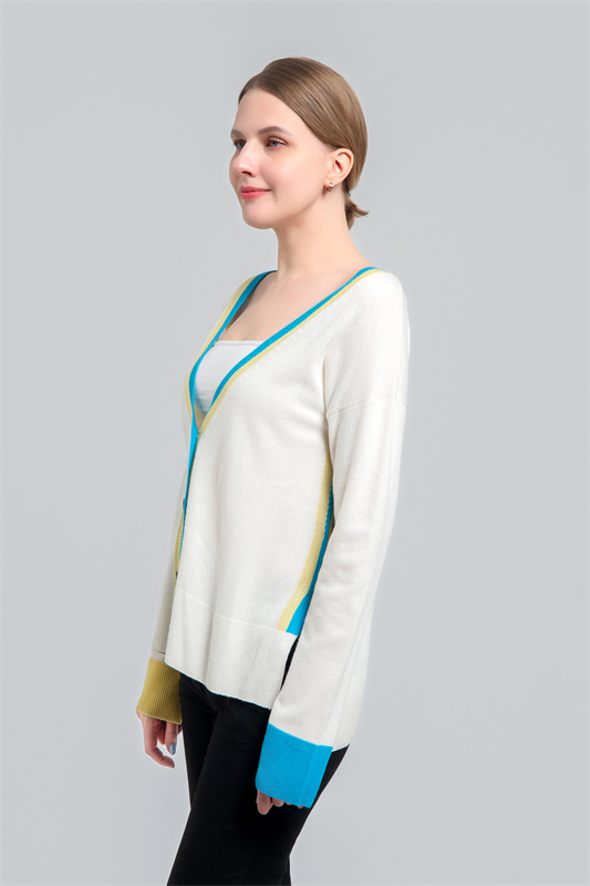 Women's cardigan with contrast color