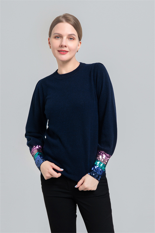 Wool/cashmere sweate with sequin on cuffs