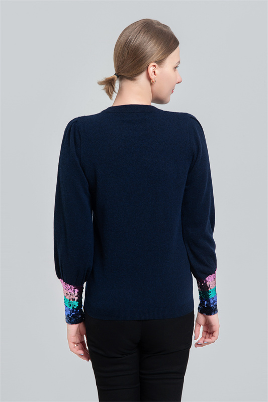Wool/cashmere sweate with sequin on cuffs