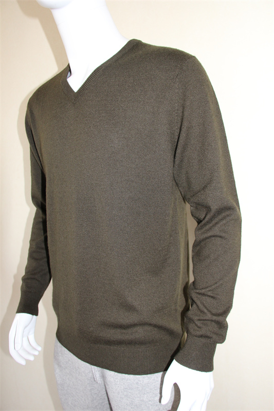 Cashmere blended sweater V neck Cashmere blended sweater V neck