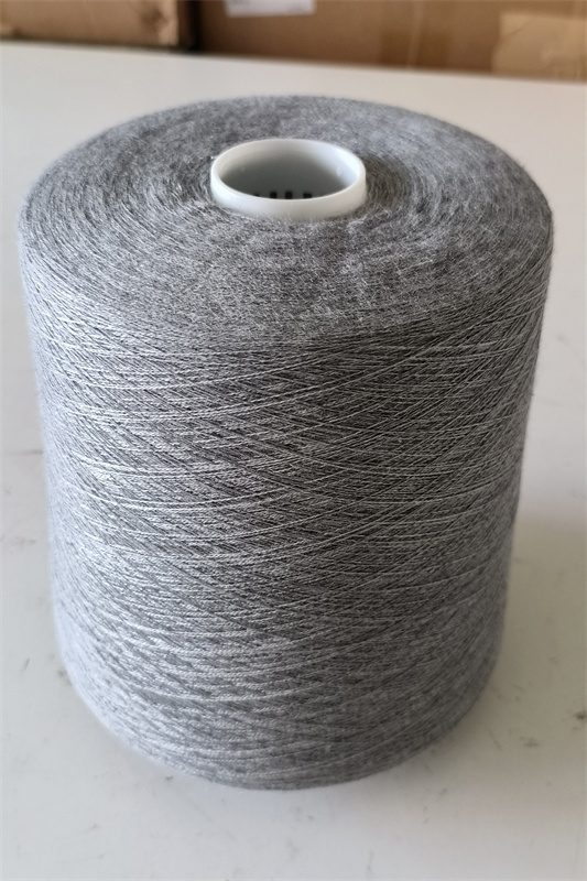 Pure cashmere worsted yarn
